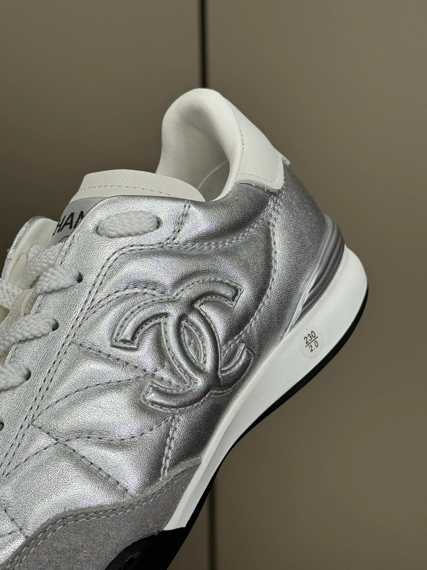👟👟Ex-factory price 520👟👟chanel 24b sneakers new product 24 autumn and winter sneakers, the third generation of sneakers made of lambskin material, classic rhombus elements, extremely easy to wear, full of fashionability💯high-quality goods size 35-41